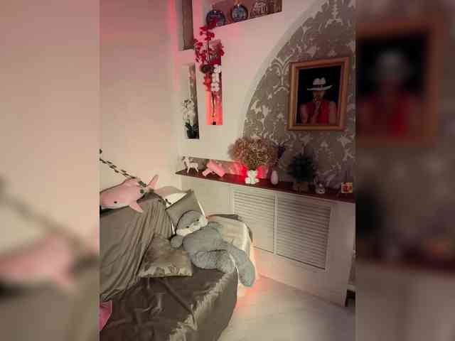 WednesdayFridayAddams webcam