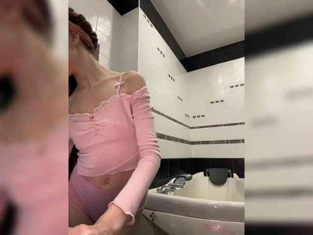 WednesdayFridayAddams webcam