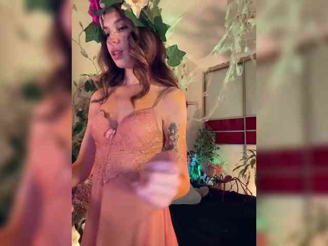 WednesdayFridayAddams webcam