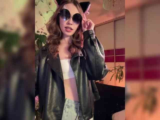 WednesdayFridayAddams webcam