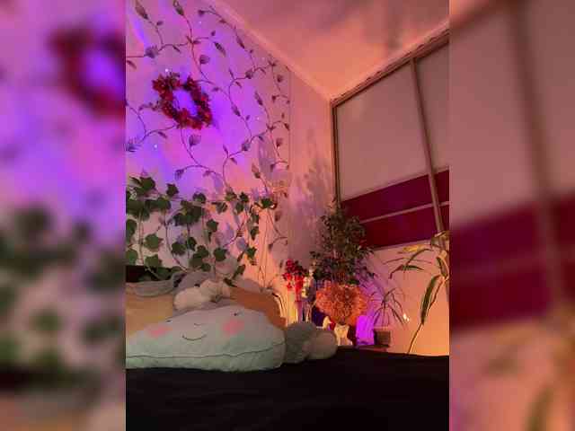 WednesdayFridayAddams webcam