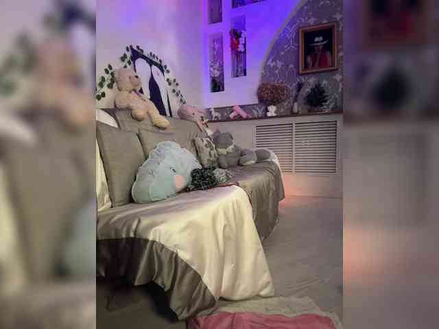 WednesdayFridayAddams webcam