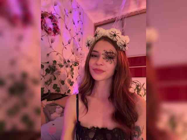 WednesdayFridayAddams webcam