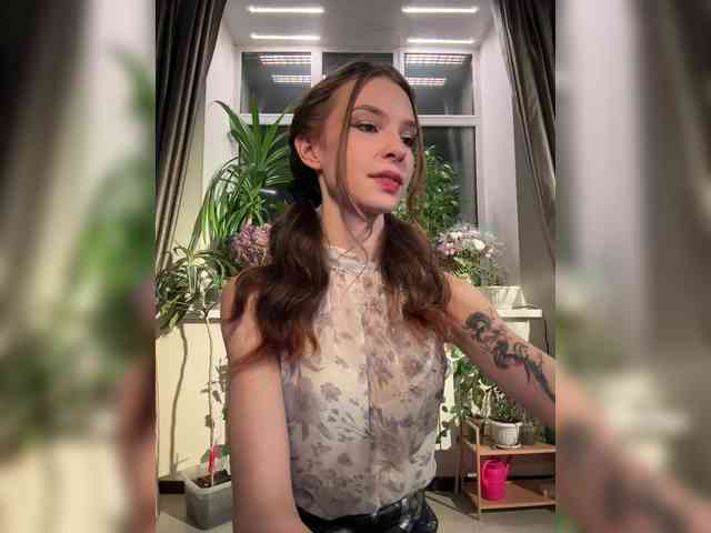 WednesdayFridayAddams webcam