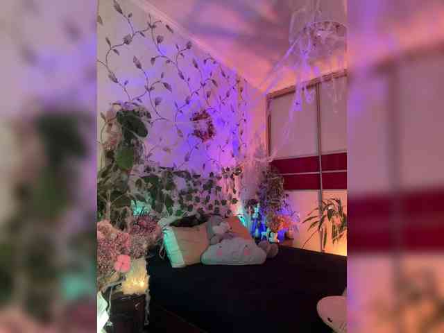 WednesdayFridayAddams webcam