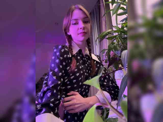 WednesdayFridayAddams webcam