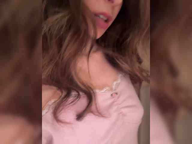 WednesdayFridayAddams webcam