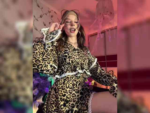 WednesdayFridayAddams webcam