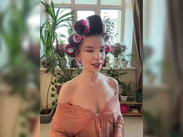 WednesdayFridayAddams webcam