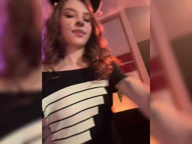 WednesdayFridayAddams webcam