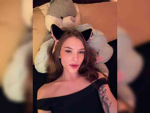 WednesdayFridayAddams webcam