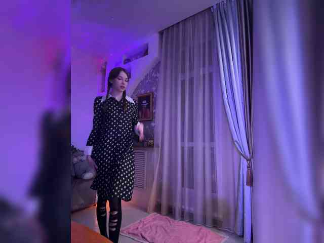 WednesdayFridayAddams webcam