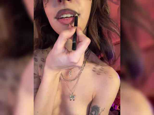 WednesdayFridayAddams webcam