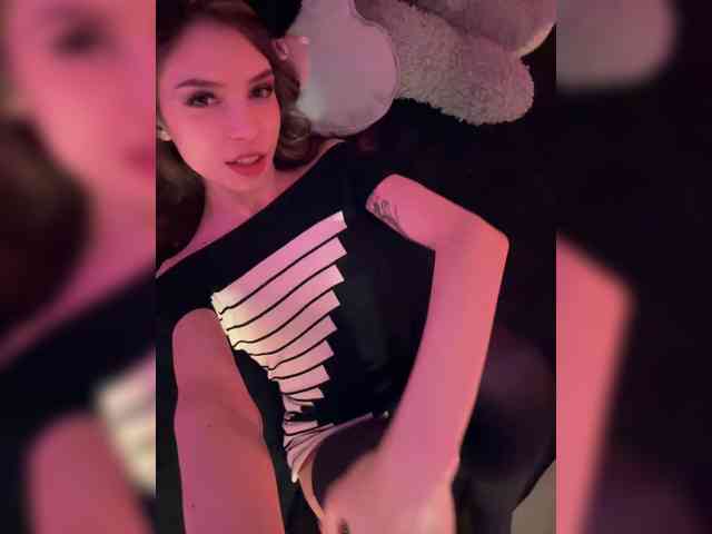 WednesdayFridayAddams webcam