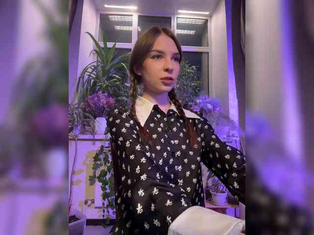 WednesdayFridayAddams webcam