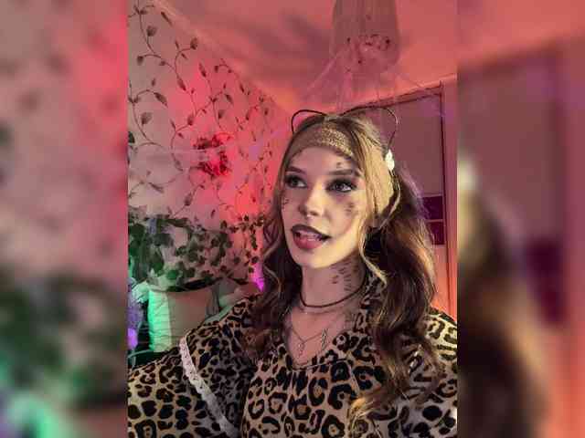 WednesdayFridayAddams webcam