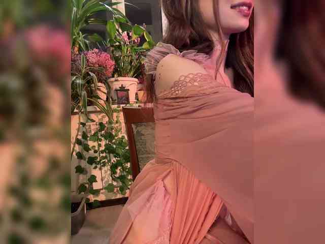 WednesdayFridayAddams webcam