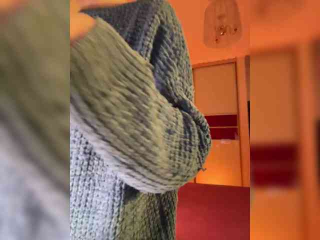 WednesdayFridayAddams webcam