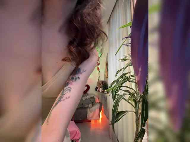 WednesdayFridayAddams webcam