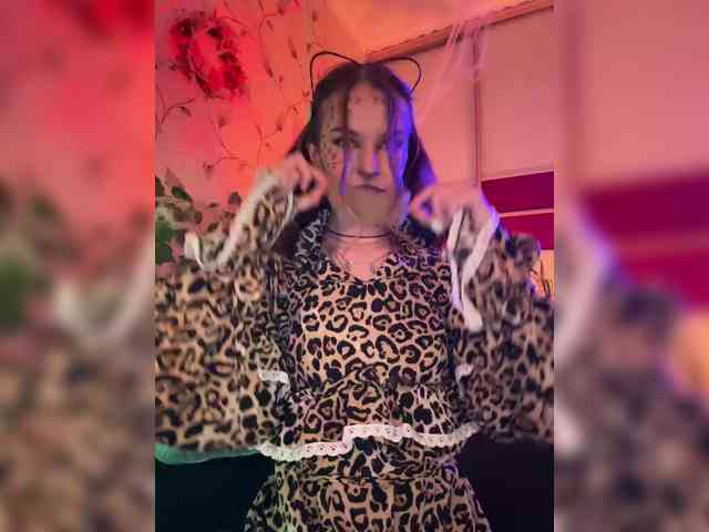 WednesdayFridayAddams webcam