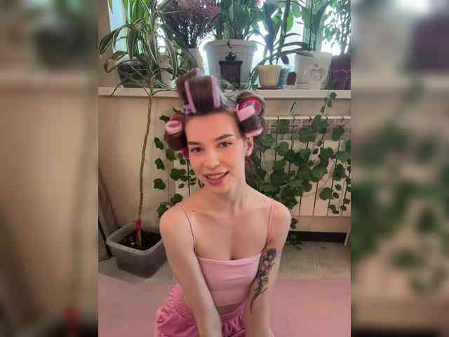 WednesdayFridayAddams webcam