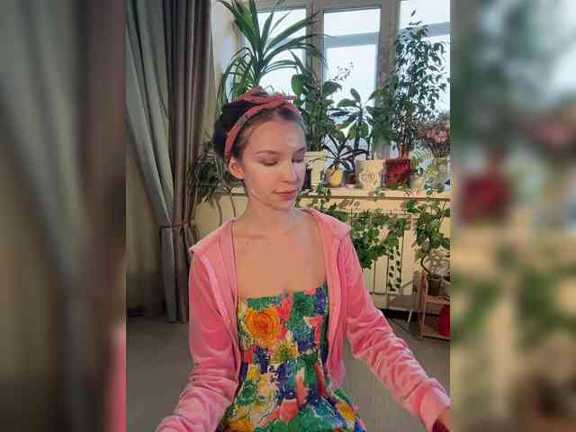 WednesdayFridayAddams webcam