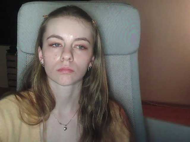 AriaModel's BongaCams show and profile