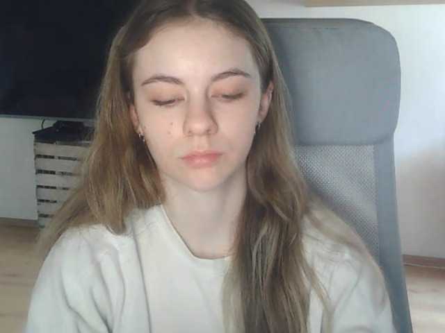 AriaModel's BongaCams show and profile