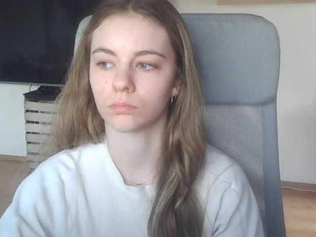 AriaModel's BongaCams show and profile