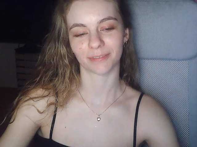 AriaModel's BongaCams show and profile