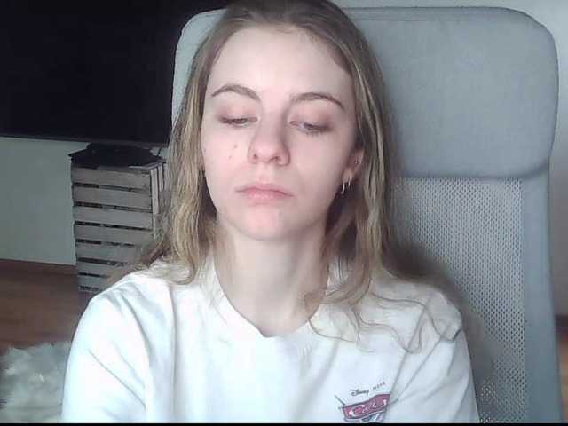 AriaModel's BongaCams show and profile