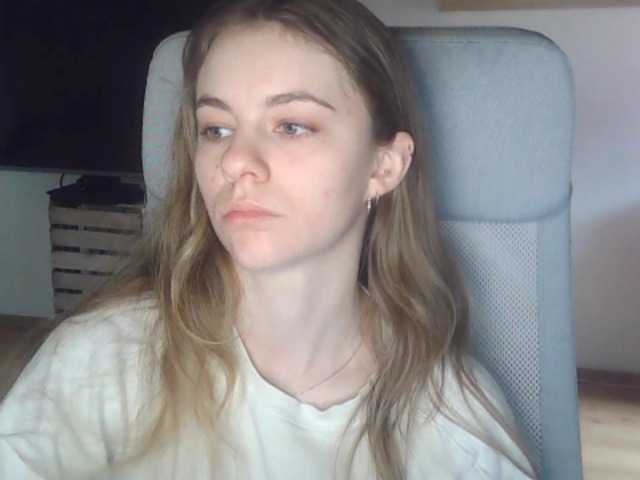 AriaModel's BongaCams show and profile