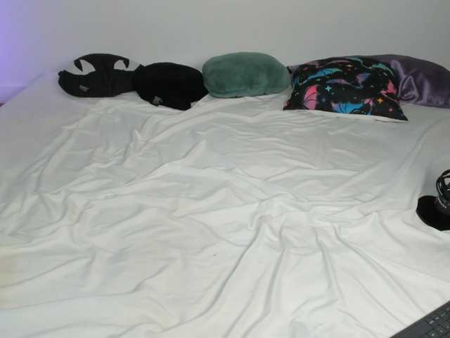 Vampire-girl's BongaCams show and profile