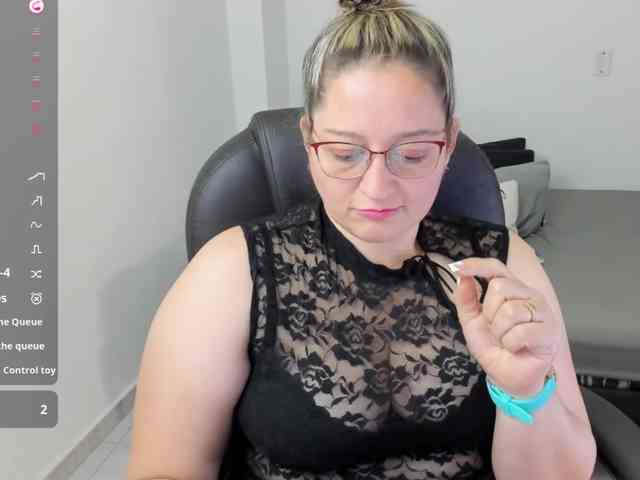 alejandramilf Live Webcam on BongaCams