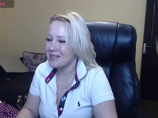 CandyHellenx's BongaCams show and profile