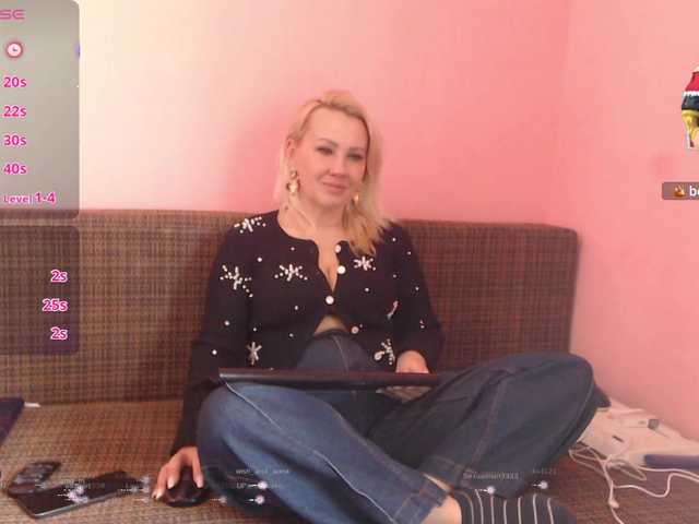 CandyHellenx's BongaCams show and profile