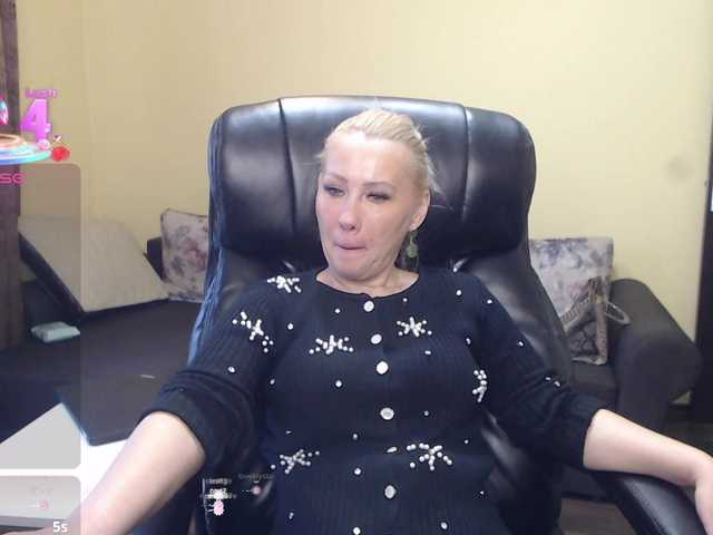 CandyHellenx's BongaCams show and profile