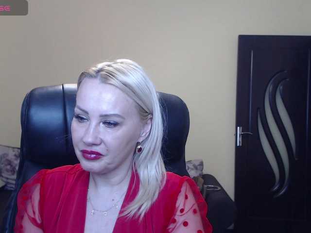 CandyHellenx's BongaCams show and profile