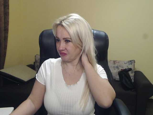 CandyHellenx's BongaCams show and profile