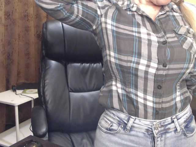 CandyHellenx's BongaCams show and profile