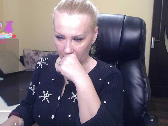 CandyHellenx's BongaCams show and profile