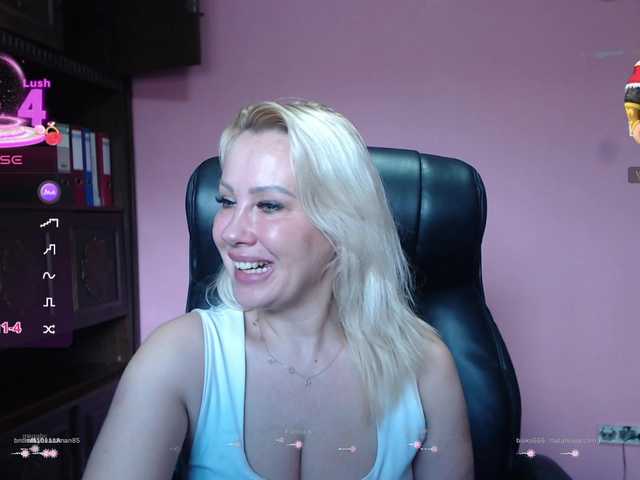CandyHellenx's BongaCams show and profile