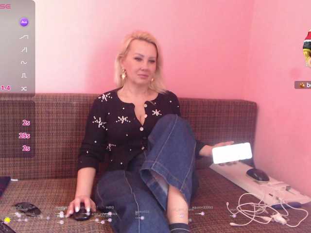 CandyHellenx's BongaCams show and profile