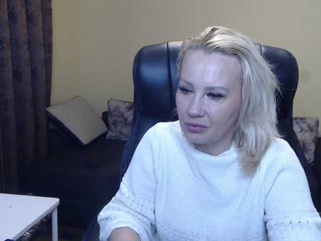 CandyHellenx's BongaCams show and profile