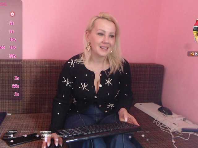 CandyHellenx's BongaCams show and profile