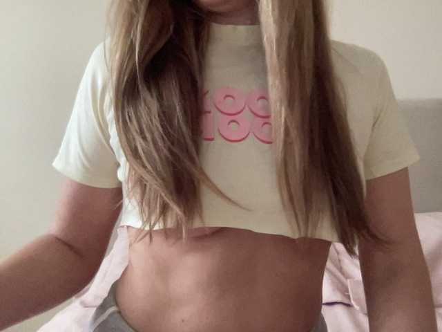 LizaFlower1's BongaCams show and profile