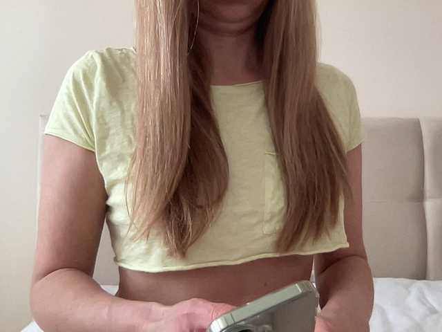 LizaFlower1's BongaCams show and profile