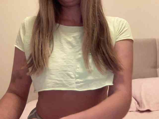 LizaFlower1 webcam
