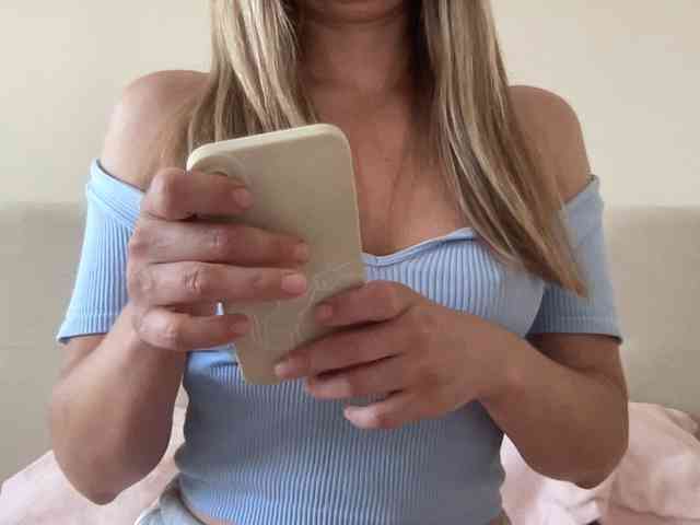 LizaFlower1 webcam