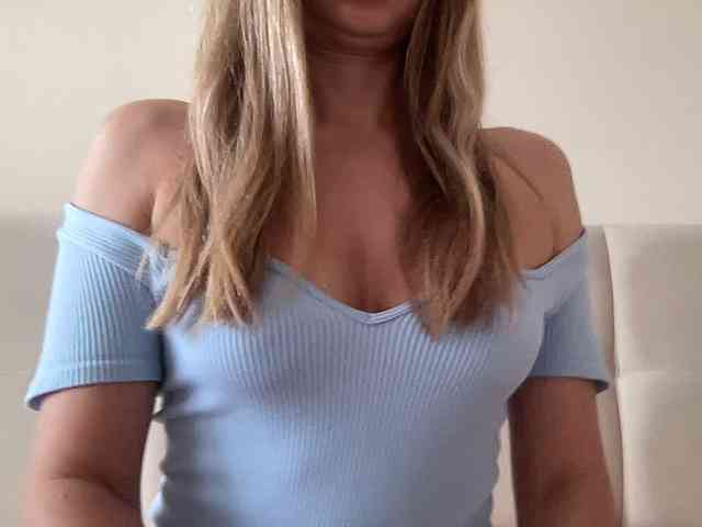 LizaFlower1 Live Webcam on BongaCams
